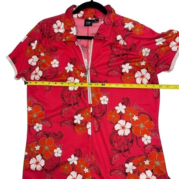 Nvo by Lanctot Women's Top Size XL Red Floral Half Zip Collared Short Sleeve - Picture 3 of 8